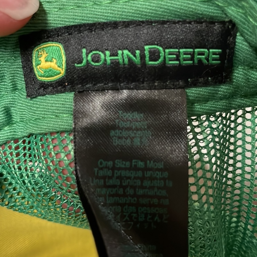 Classic John Deere trucker cap. Toddler size. Snap back. Adjustable - Picture 3 of 4